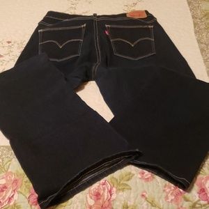 Levi slimming boot jean